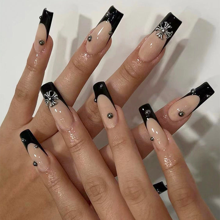 Stylish artificial nails with extravagant design Bowlift