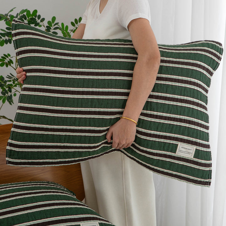 Women's pillowcase with delicate floral motif Bowlift