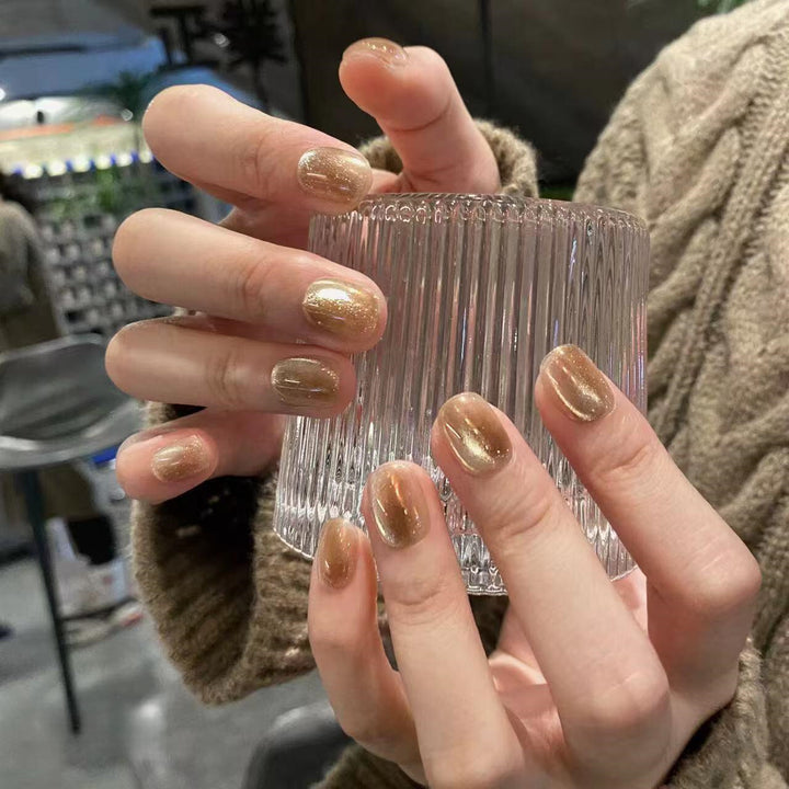 High-quality artificial nails with glossy finish Bowlift