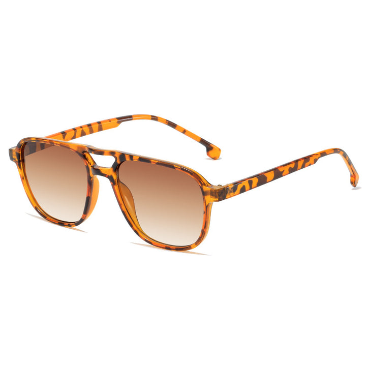 Ladies sunglasses in modern leopard pattern Bowlift