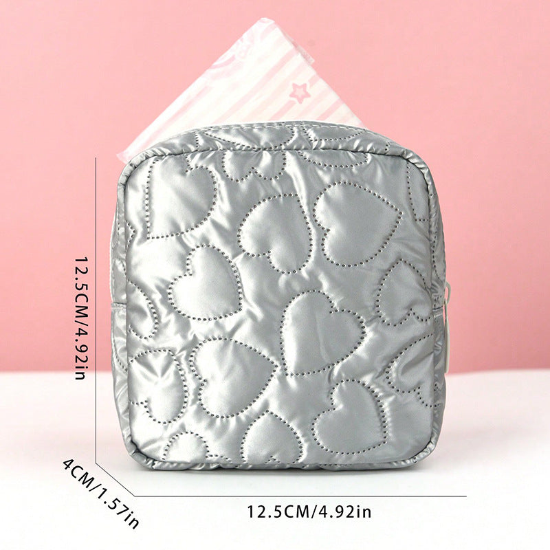 Practical cosmetic bag with heart motif Bowlift