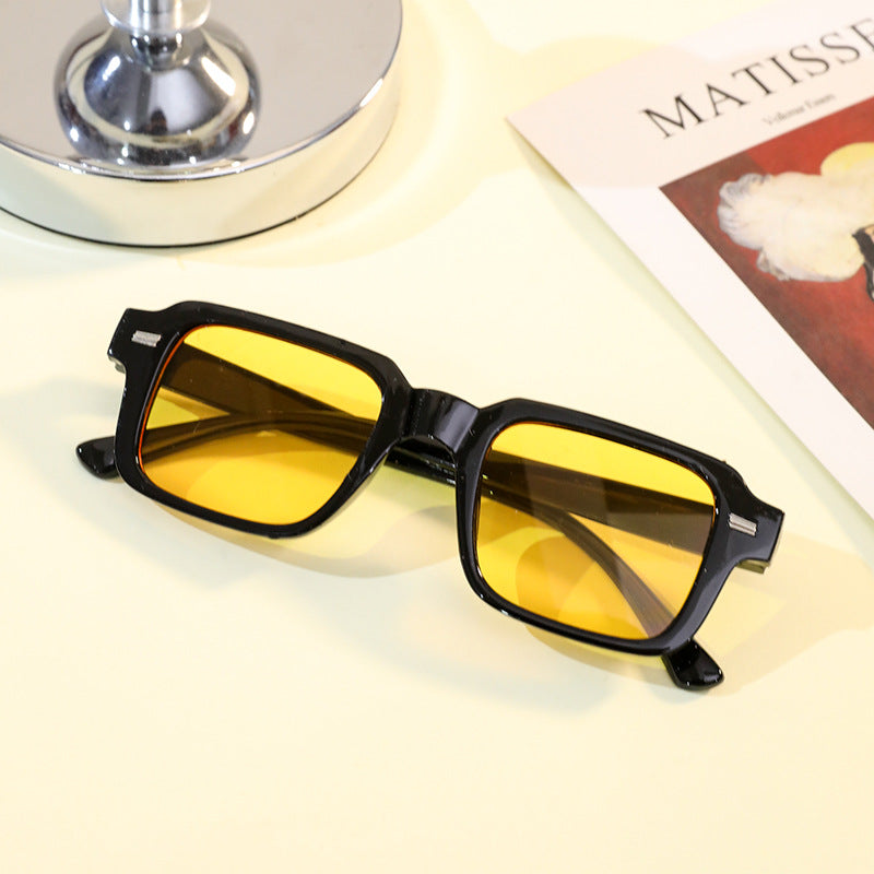 Women's modern rectangular sunglasses with colored lenses Bowlift