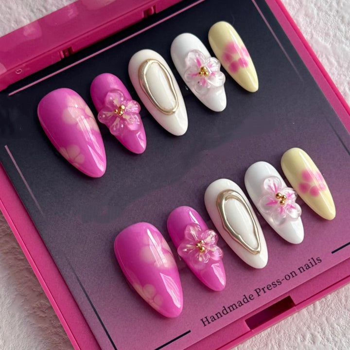 Artistic Floral and Star-Embellished Press-On Nail Set Bowlift