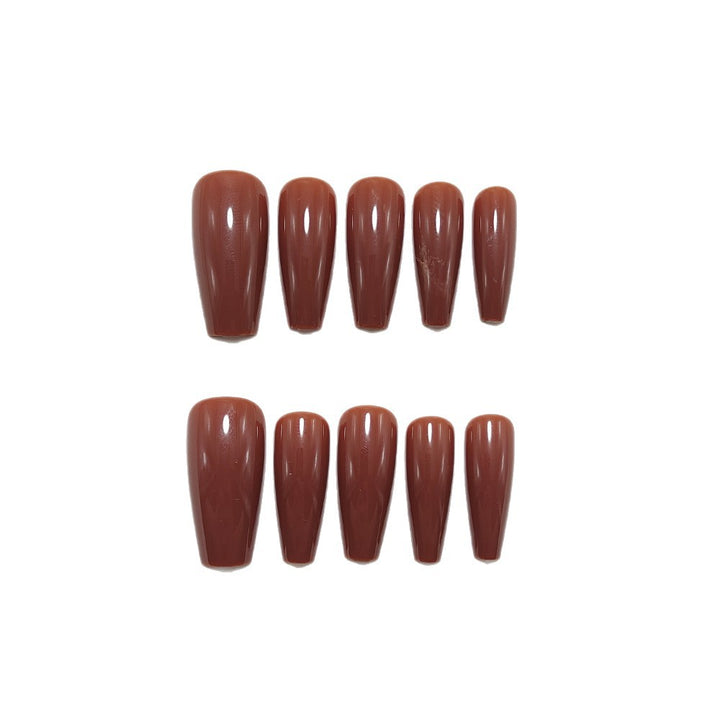 Artificial nails in elegant high gloss with stiletto shape Bowlift