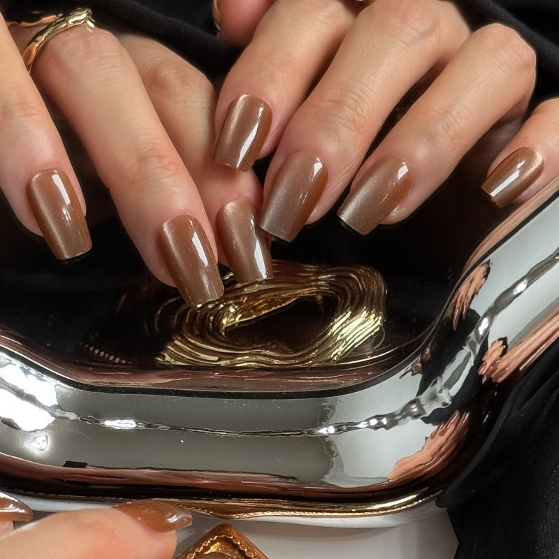 Elegant artificial nails with gentle ombre finish Bowlift