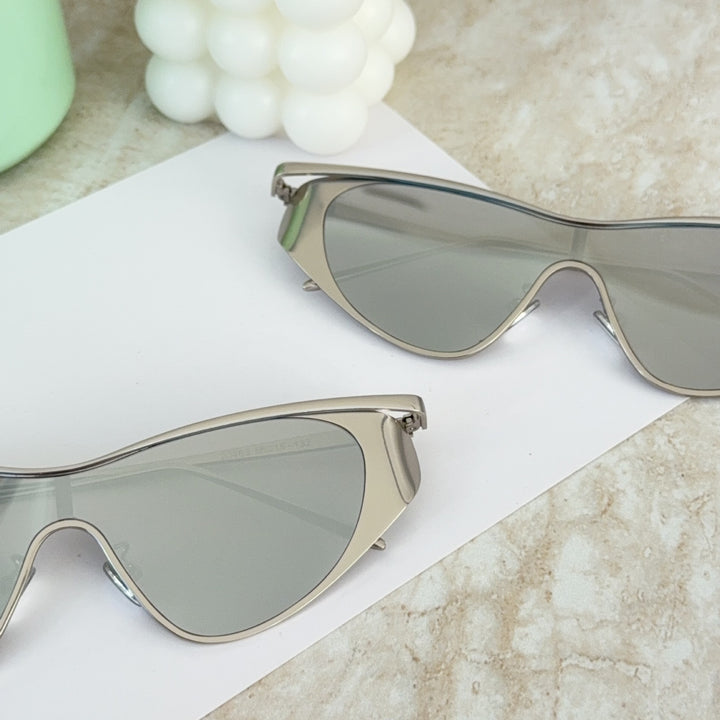 Fashion-Forward Shield Sunglasses Bowlift