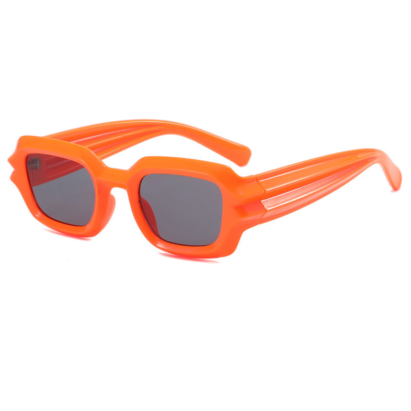 Women's fashionable sunglasses in contemporary design Bowlift