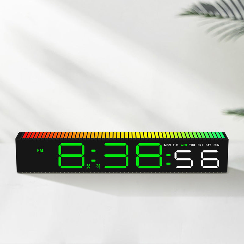 Digital watch with calendar and day display Bowlift