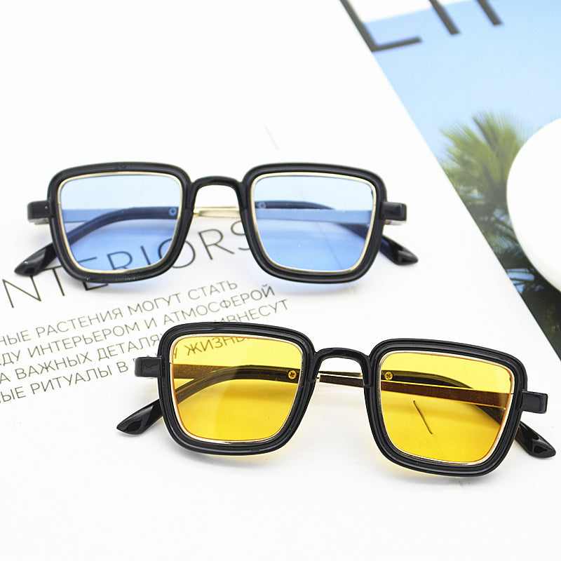 Women's square sunglasses with transparent frame and gold accents Bowlift