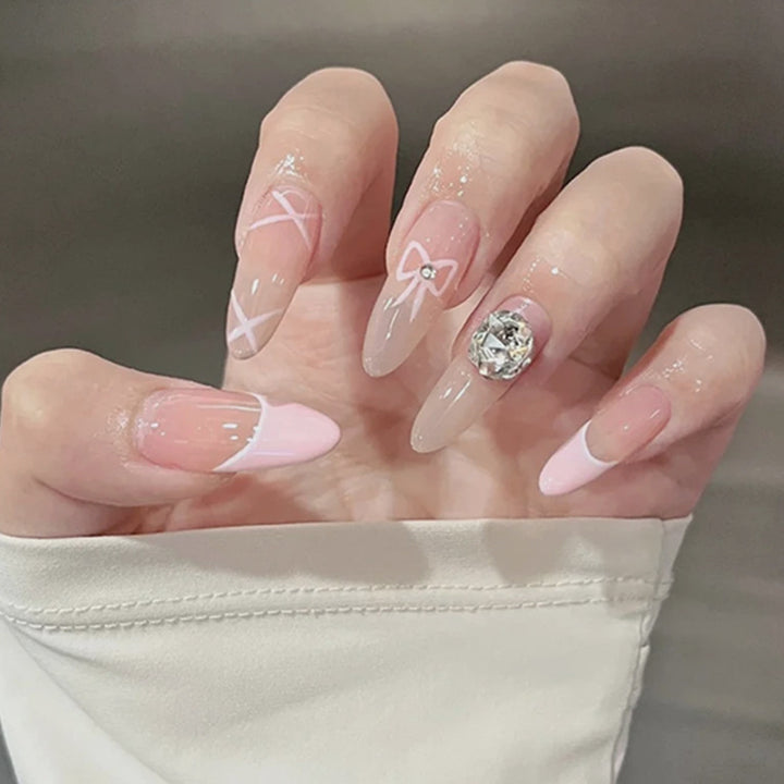 Artificial nail set with elegant design and dreamy 3D applications Bowlift