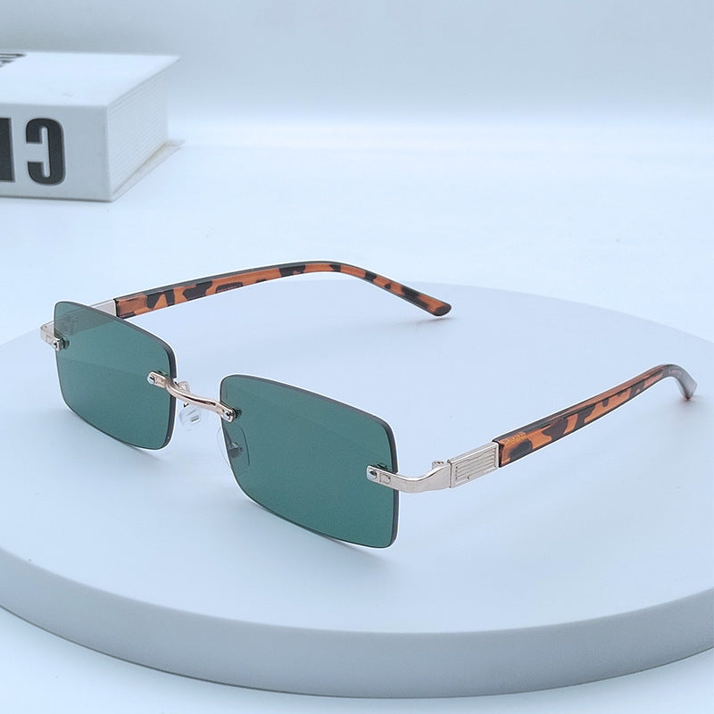 Women's fashionable rectangular sunglasses with unique design feature Bowlift