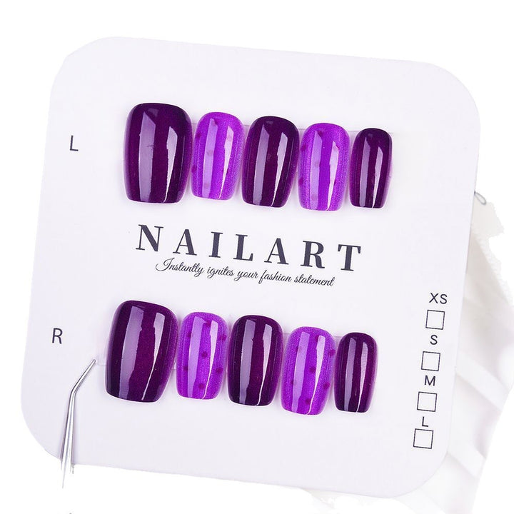 Nail art with shimmering gradient Bowlift