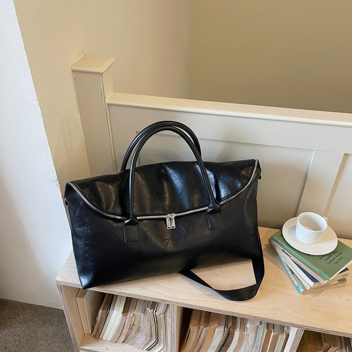 Elegant and Spacious Handbag Made of High-Quality Faux Leather Bowlift
