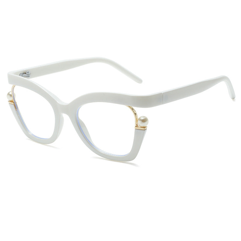 Women’s Fashion Sunglasses with Subtle Pearl Details Bowlift