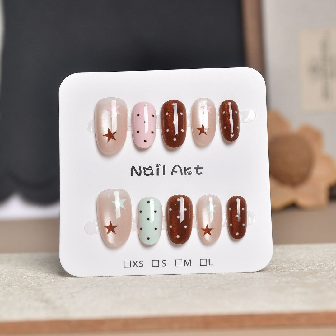 Artistic Star-Embellished Press-On Nail Set Bowlift