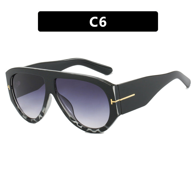 Women Designer Sunglasses in Elegant Retro Design with Wide Frame Bowlift