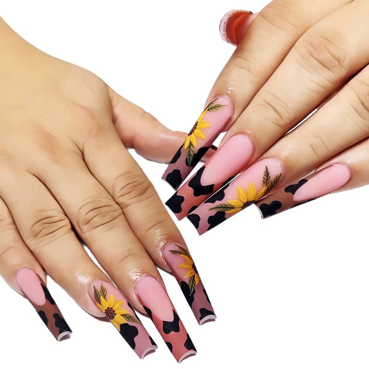 Artificial nails with abstract patterns Bowlift