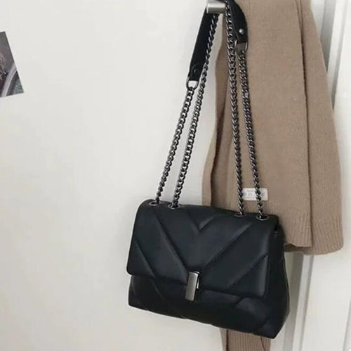 Chic Quilted Evening Handbag Bowlift