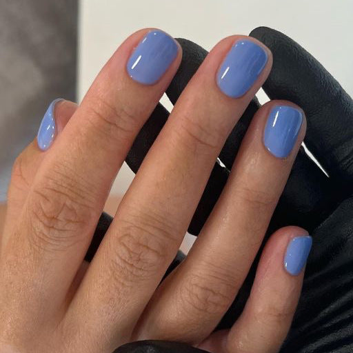 Glamorous nail art with high-gloss finish Bowlift
