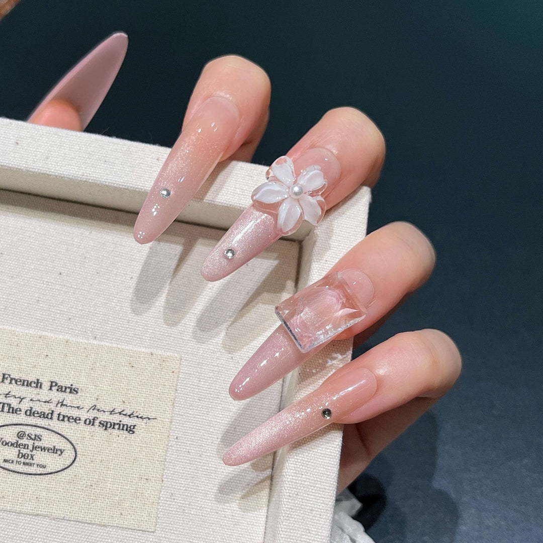 Artistic Decorative Press-On Nails Bowlift