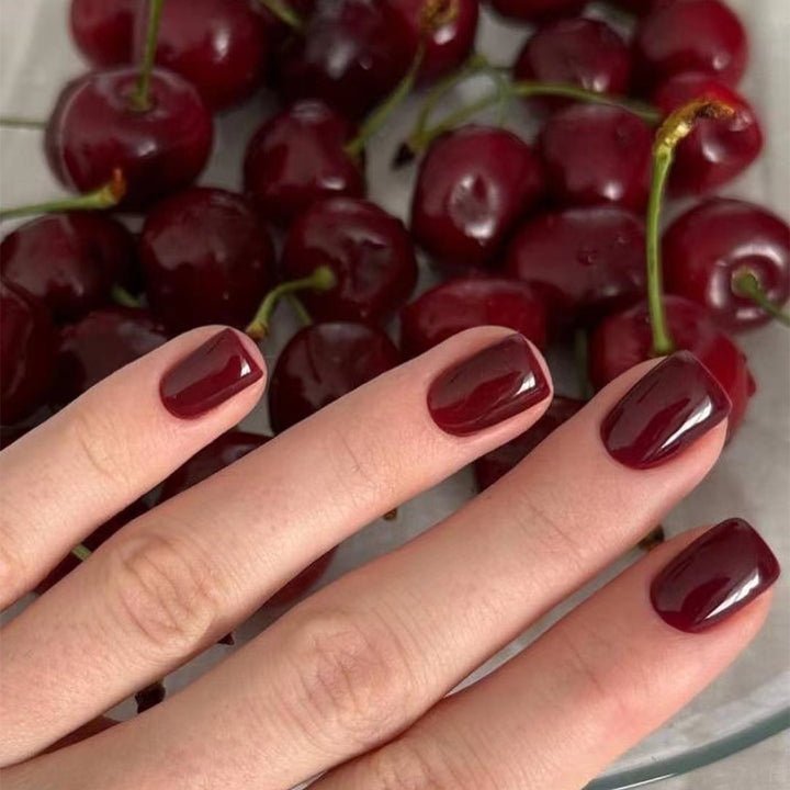 Elegant Nail Art with Gloss Finish Bowlift