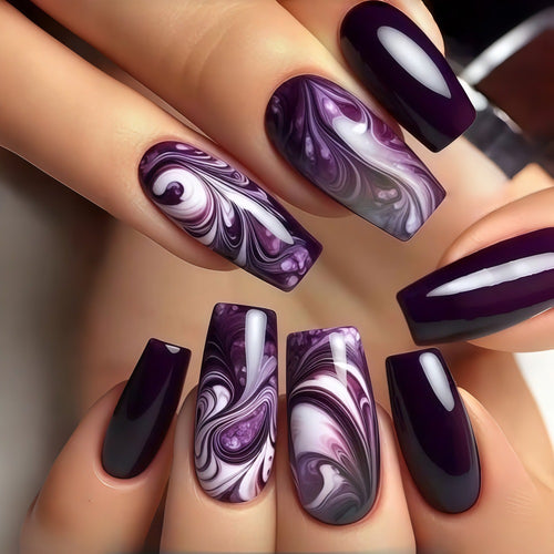 Artificial nails in modern marble design Bowlift