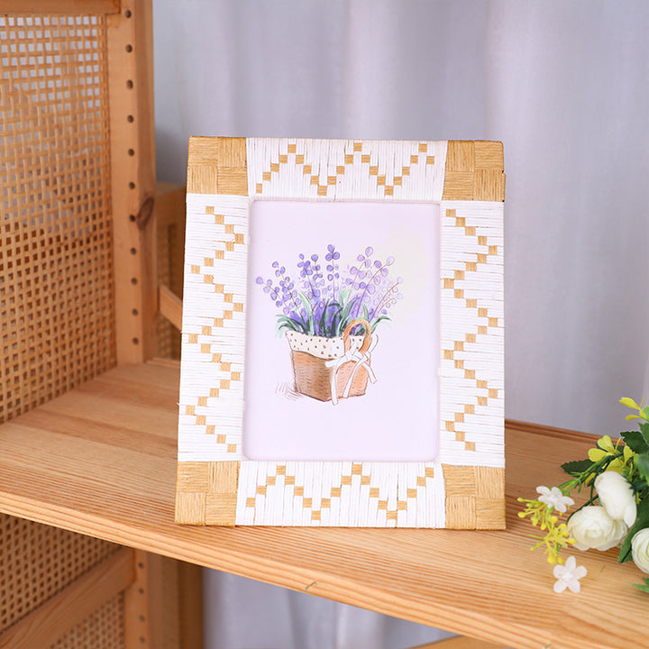Artful Picture Frame Made of Natural Rattan Bowlift