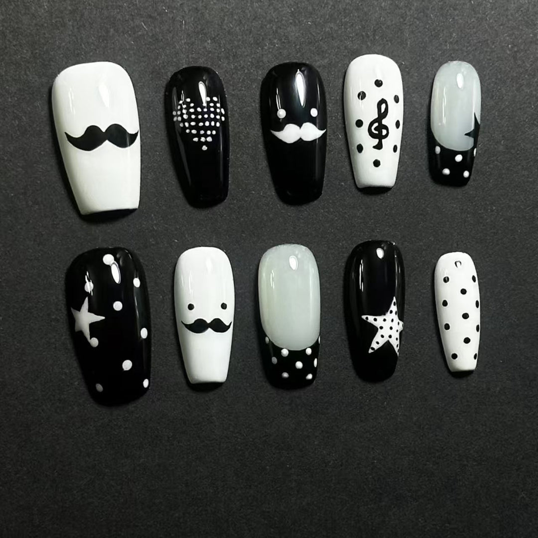 Whimsical Bear-Themed Press-On Nail Art Kit Bowlift