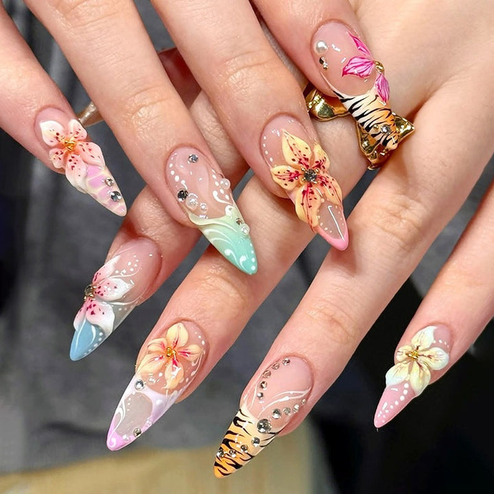 Artistic Nail Tips with Autumn Motifs Bowlift