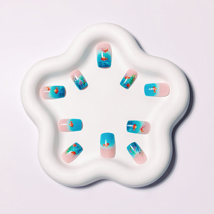 Ocean-Themed Artistic Nail Art Bowlift