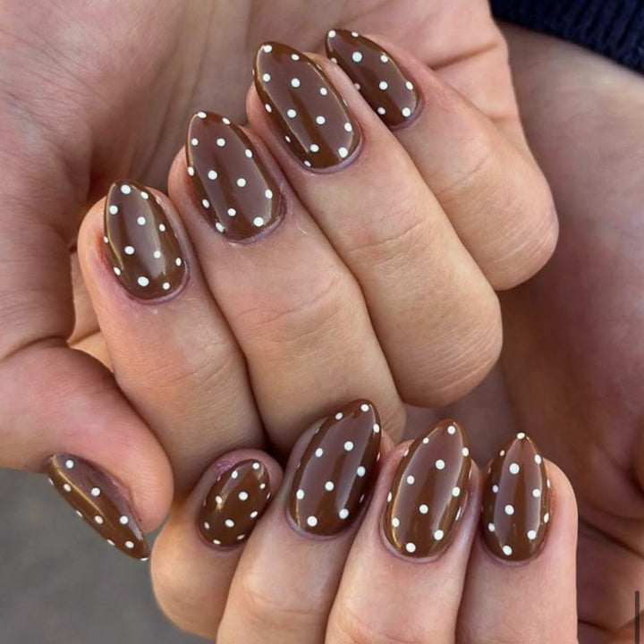 Artful Nail Art with Dots Bowlift