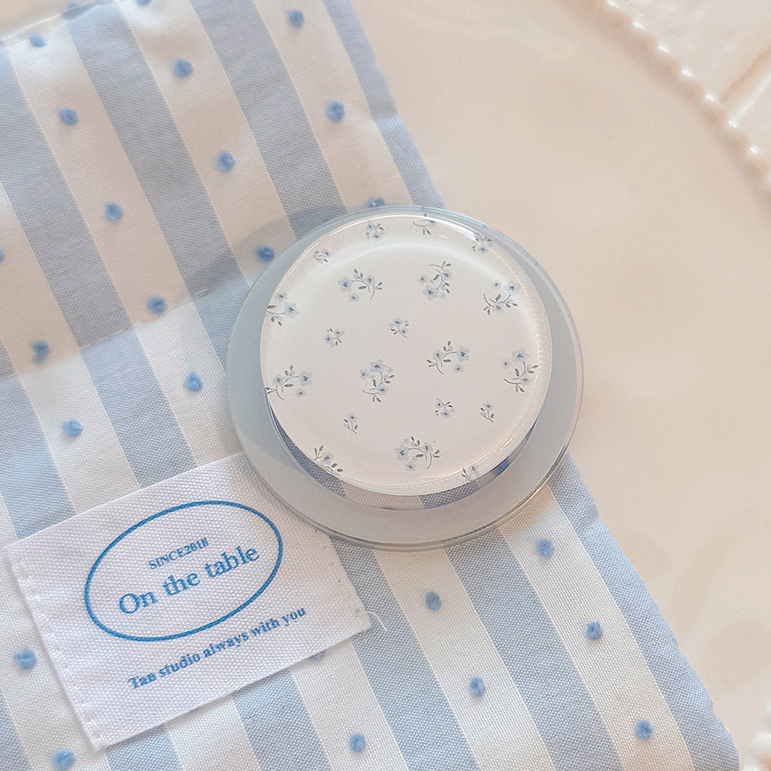 Elegant and functional coaster with floral design Bowlift