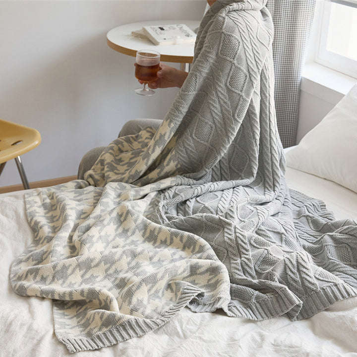 Women’s Knit Snuggle Blanket Bowlift