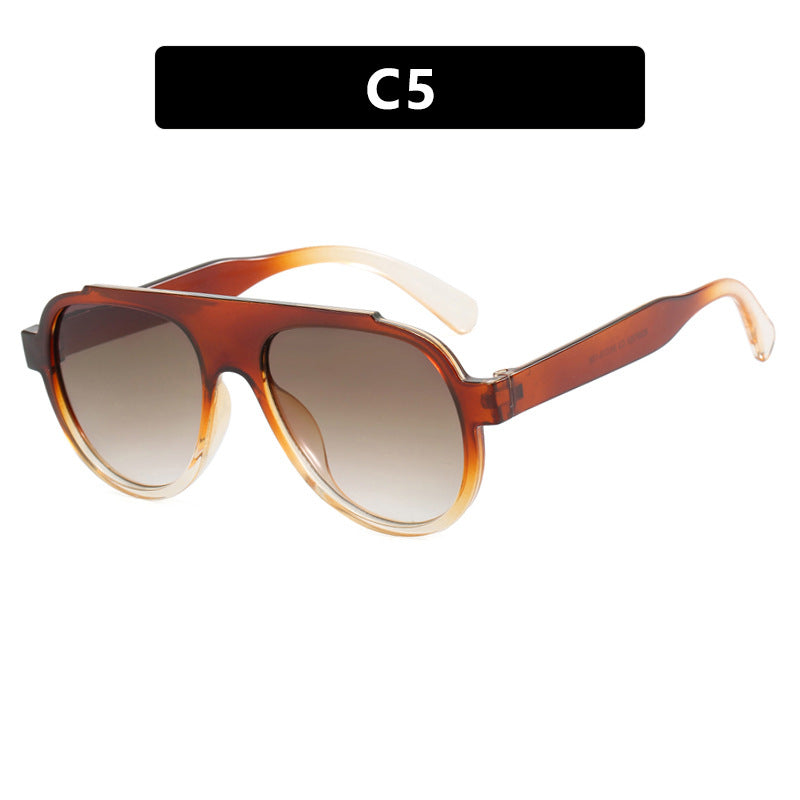 Women Vintage-Style Sunglasses with Elegant Plastic Frame in Leopard Pattern Bowlift