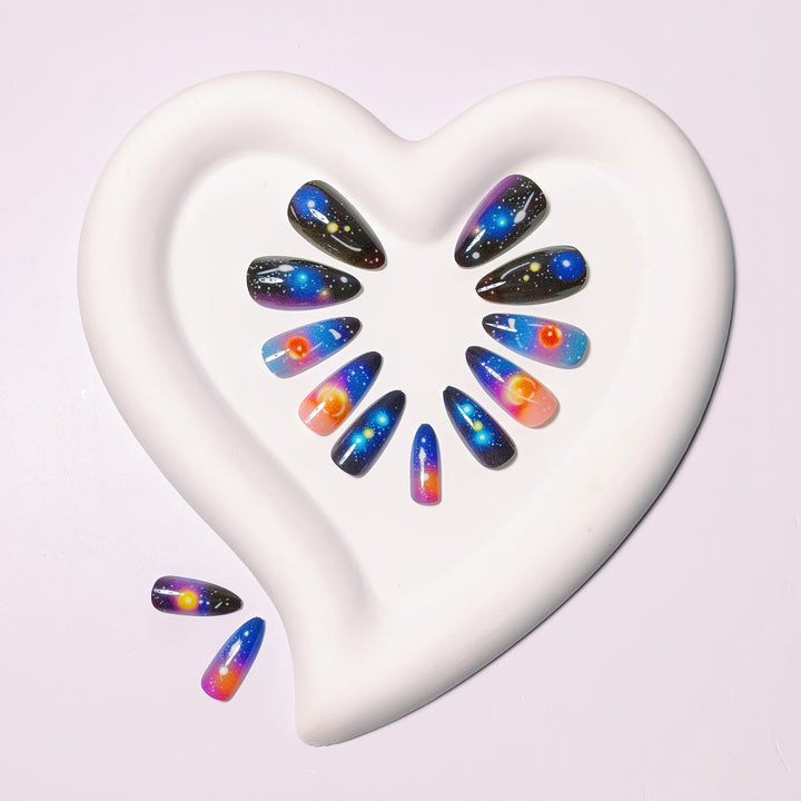 Artificial Nails in Fascinating Galaxy Design Bowlift