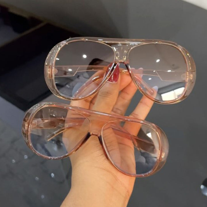 Women's sporty sunglasses in a futuristic design Bowlift
