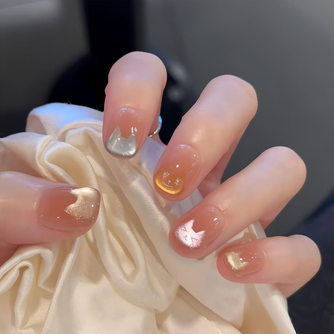 Artificial nail tips with playful cat design Bowlift