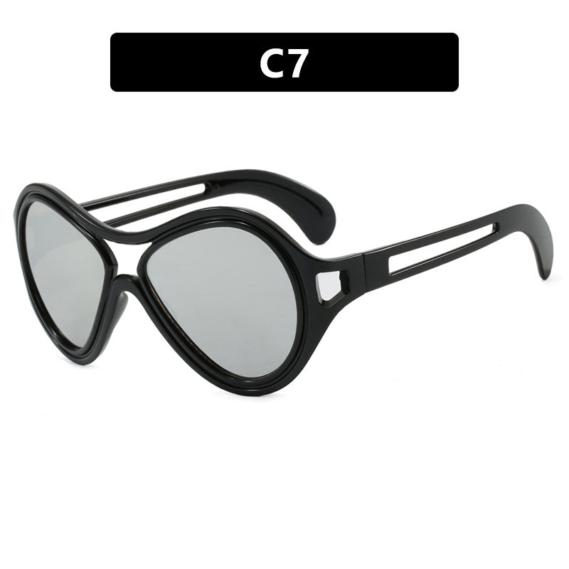 Women's vintage-inspired sunglasses with distinctive frame and UV protection Bowlift