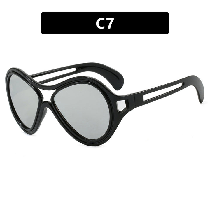 Women's vintage-inspired sunglasses with distinctive frame and UV protection Bowlift