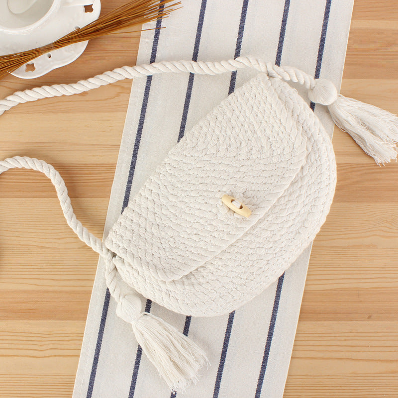 Handbag with stylish tassels Bowlift