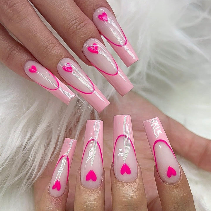 Artificial nails with romantic heart design Bowlift