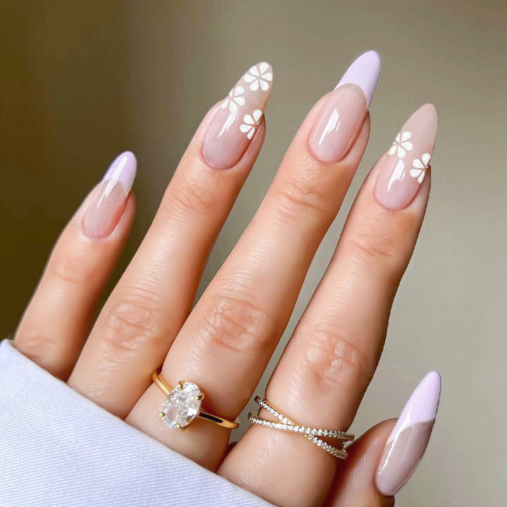Artistic Heart-Accent Press-On Nail Set Bowlift