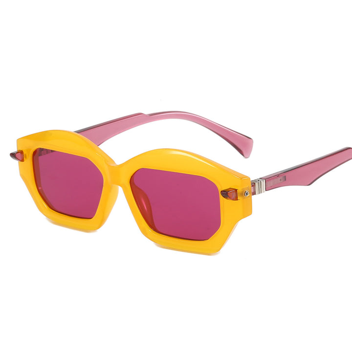 Women's Modernist Sunglasses with Eye-Catching Frame Bowlift