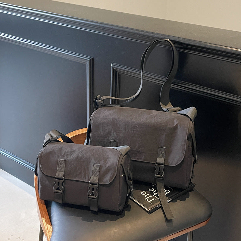 Modular shoulder bag with unique fastening system Bowlift