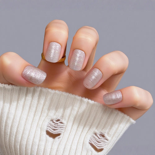 Glittering artificial nails with elegant metallic finish Bowlift