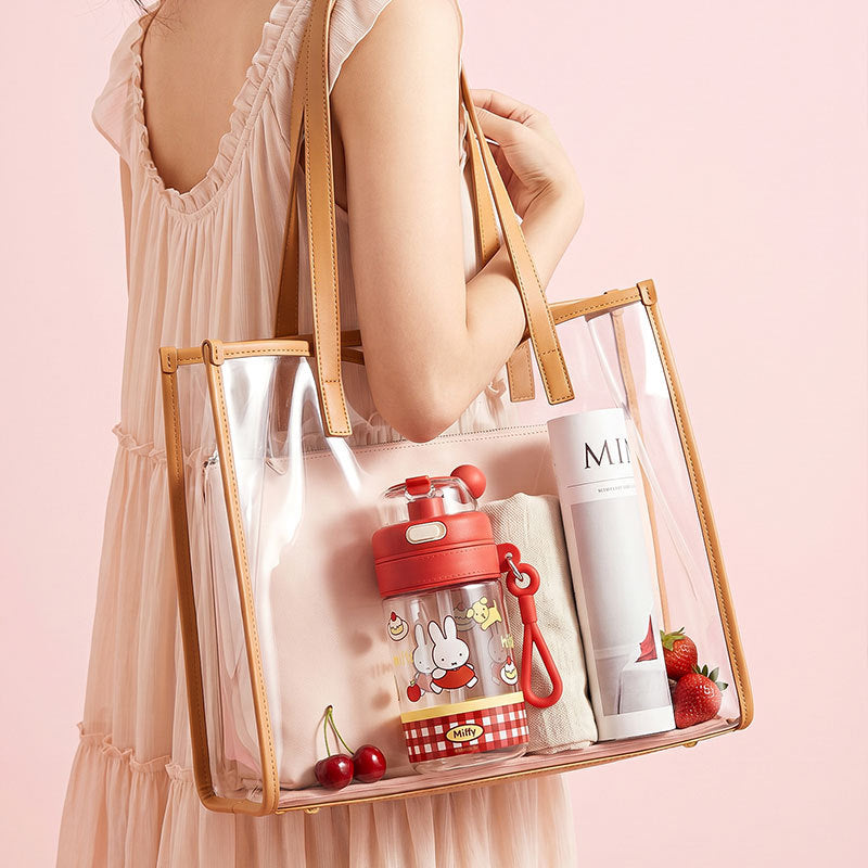 Women's sports bottle with interactive lid and cute animal design Bowlift