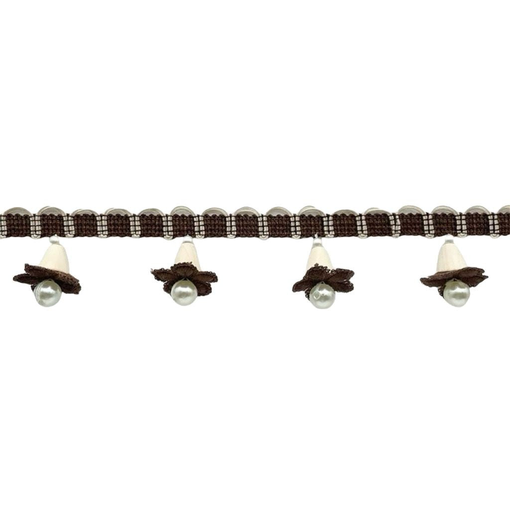Elegant and Playful Lace Trim Bowlift