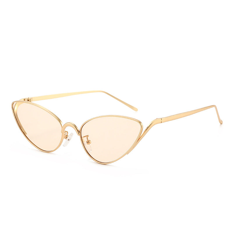 Women's Cat-Eye Sunglasses in Elegant Design Bowlift