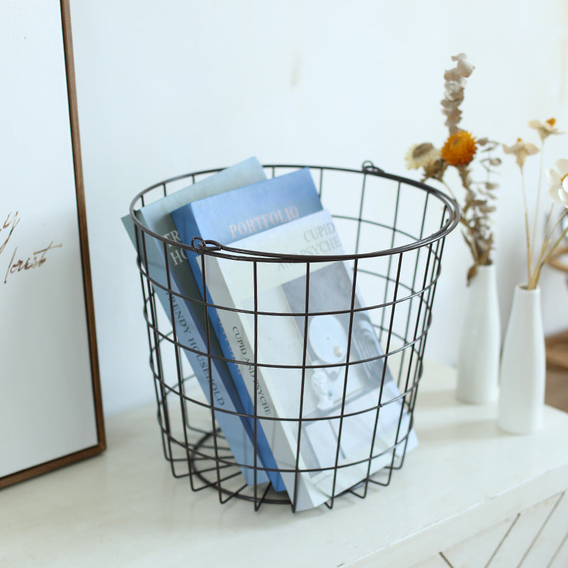 Unisex wire basket with ergonomic carrying lid Bowlift
