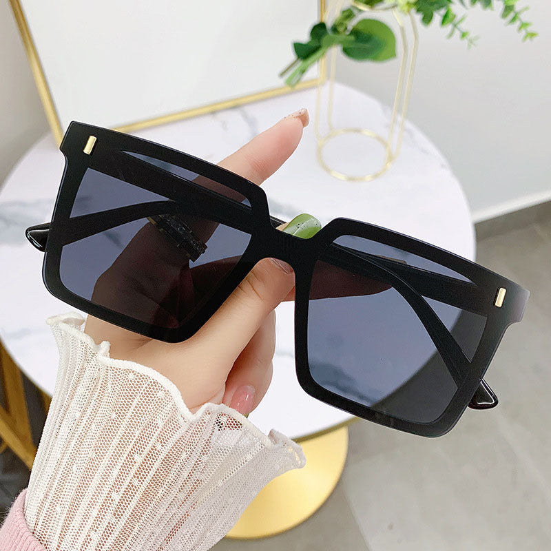 Women's fashionable square sunglasses with stylish frame Bowlift
